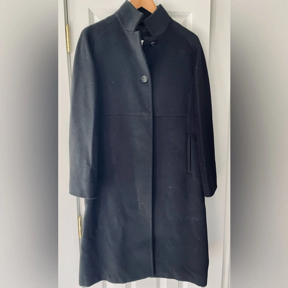 Max Mara Black Wool Cashmere Coat Size 34 (Italian) - Vintage, some damage. - Picture 2 of 8